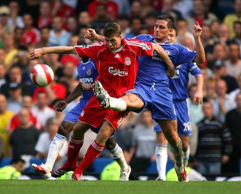 情绪失控！国脚拜合拉木挥拳染红，双手抱头+向裁判抗议+捂脸下场.